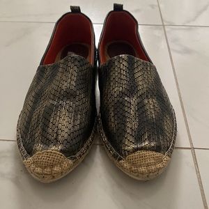 CPE by CALLIOPÉ, Esperadill black leather snake embossed gold.  Size 37